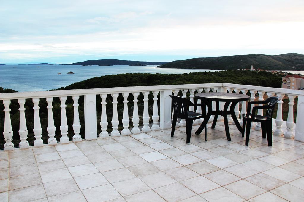Apartments Barisic Hrvatskih Zrtava 404 Seget Vranjica Trogir Cameră foto